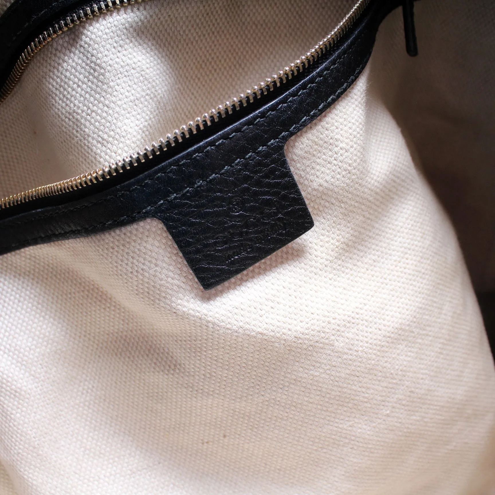 282308 Soho Shoulder Large
