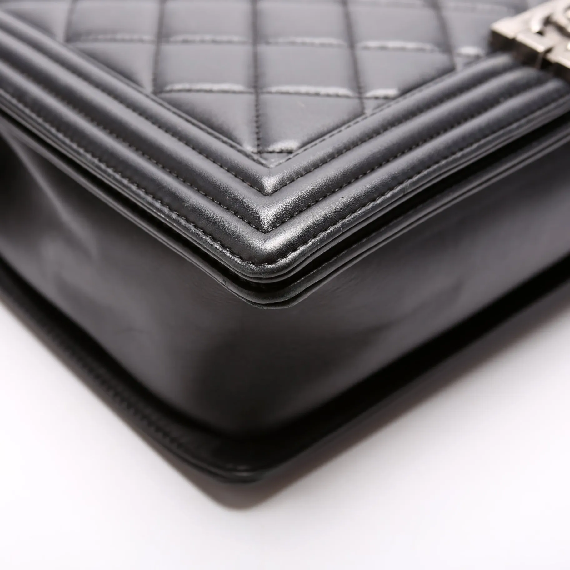 Boy Flap Large Lambskin 19M